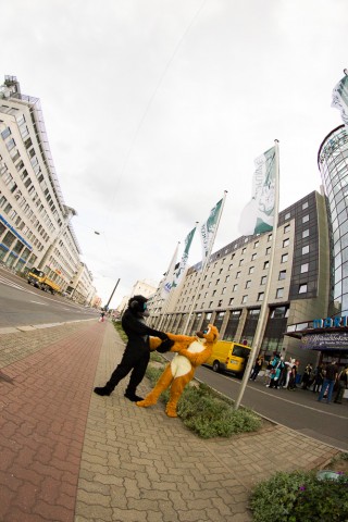 IMG_5533 Lindy and Hop in front of the Hotel