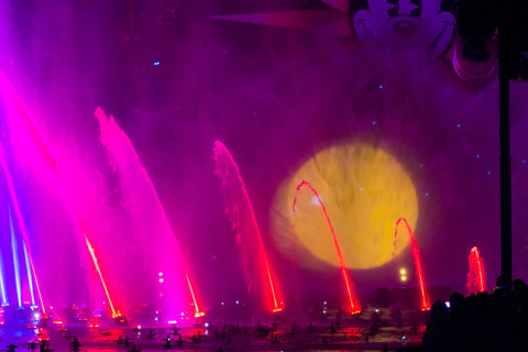 Lots of colors at the "World of color" show!