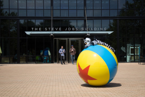 Kiki in front of the Steve Jobs building.