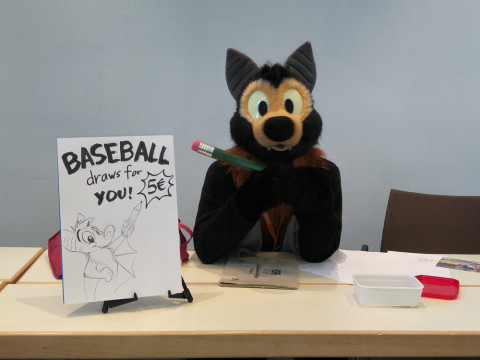 Waiting for commissions! (Photo by DethBox)